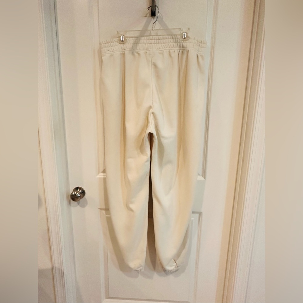 Nike Sportswear Women’s Fleece Joggers - XL NWOT. Bundle and Save!!
